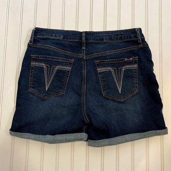 Seven high rise weekend rolled hem shorts - Picture 4 of 5